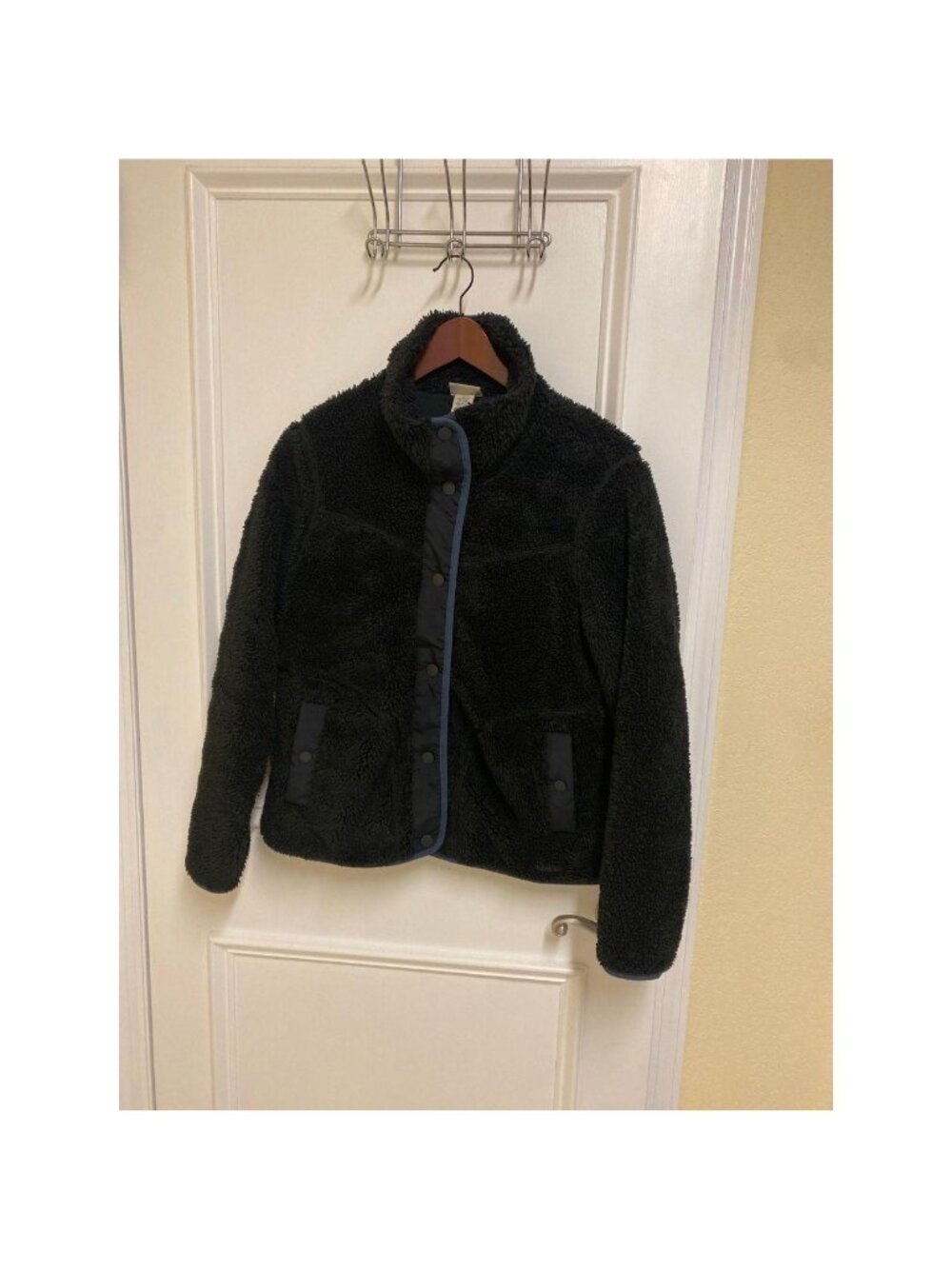 L. L. Bean Black Sherpa Fleece Snap Front Jacket Medium